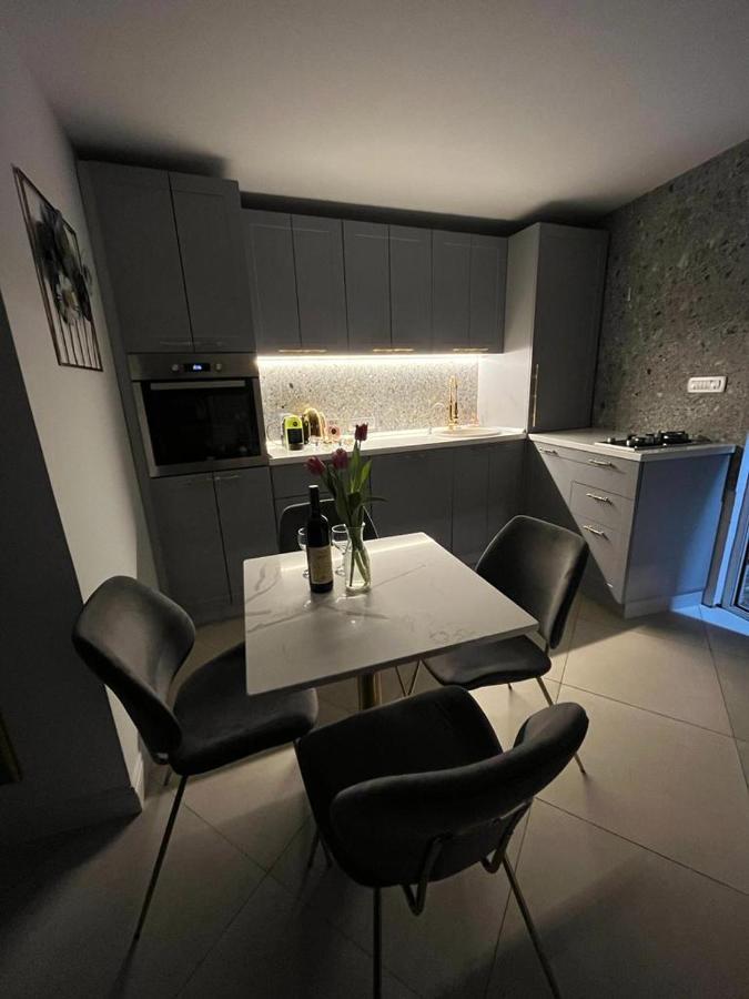 Villa With Pool & Garden Apartment 1 Ognjen Tivat Exterior foto