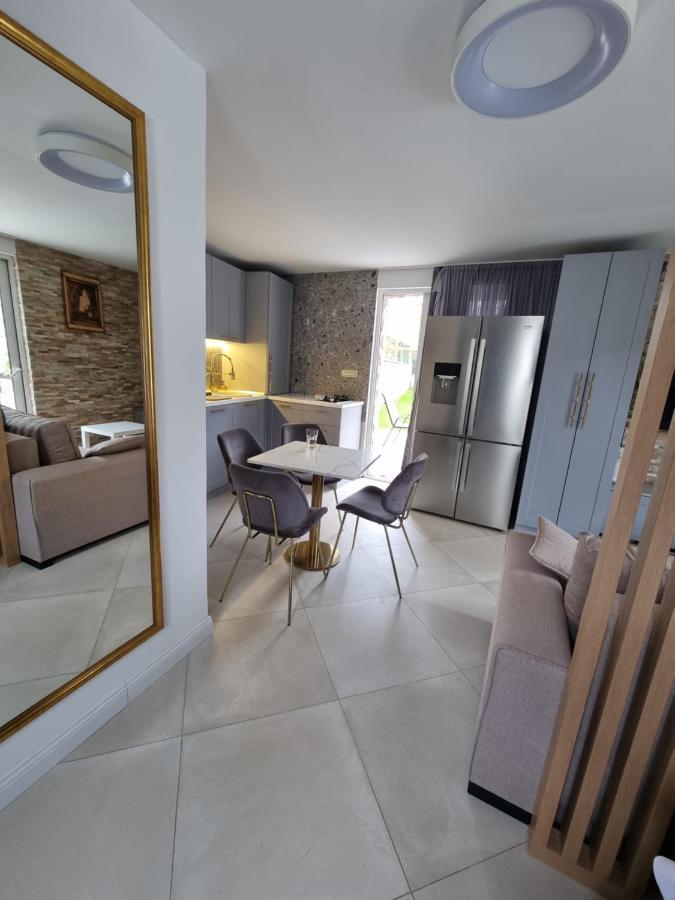 Villa With Pool & Garden Apartment 1 Ognjen Tivat Exterior foto